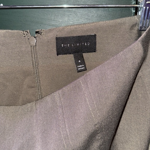 NEW mini skirt - Picture 3 of 3